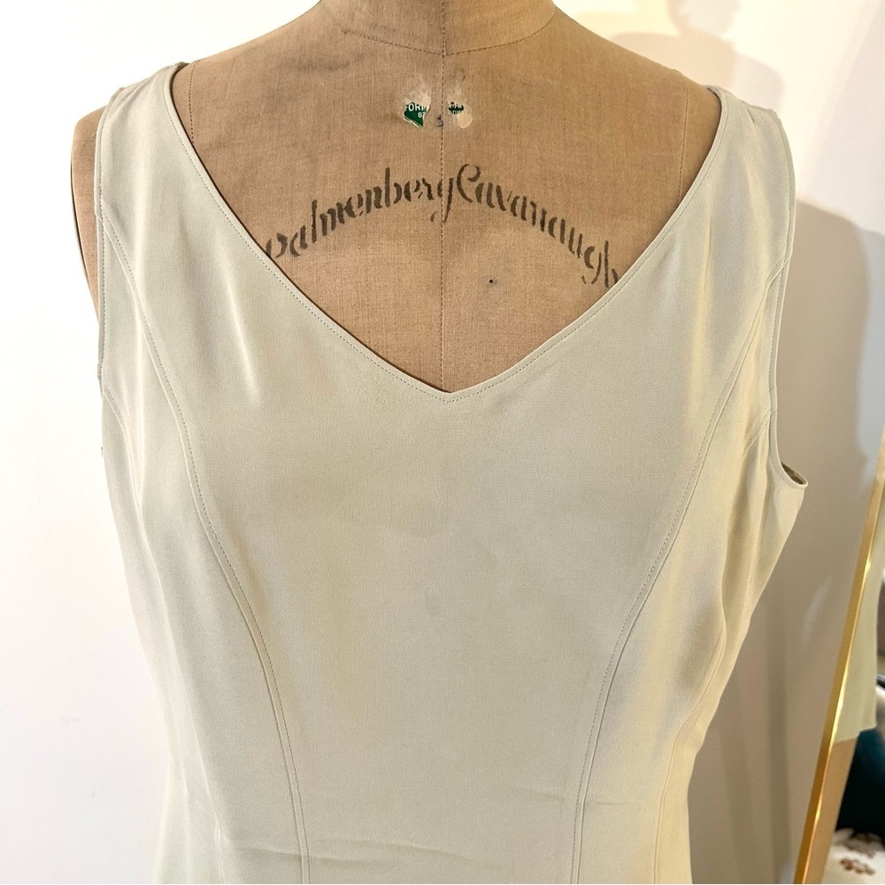Talbots women’s Tan Cream 100% Silk Sleeveless Blouse Sz 14 - Picture 2 of 16